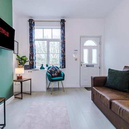 Stunning 3-Bed Home In Nantwich By 53 Degrees Property - Amazing Location, Ideal For Groups - Sleeps 6 Buitenkant foto