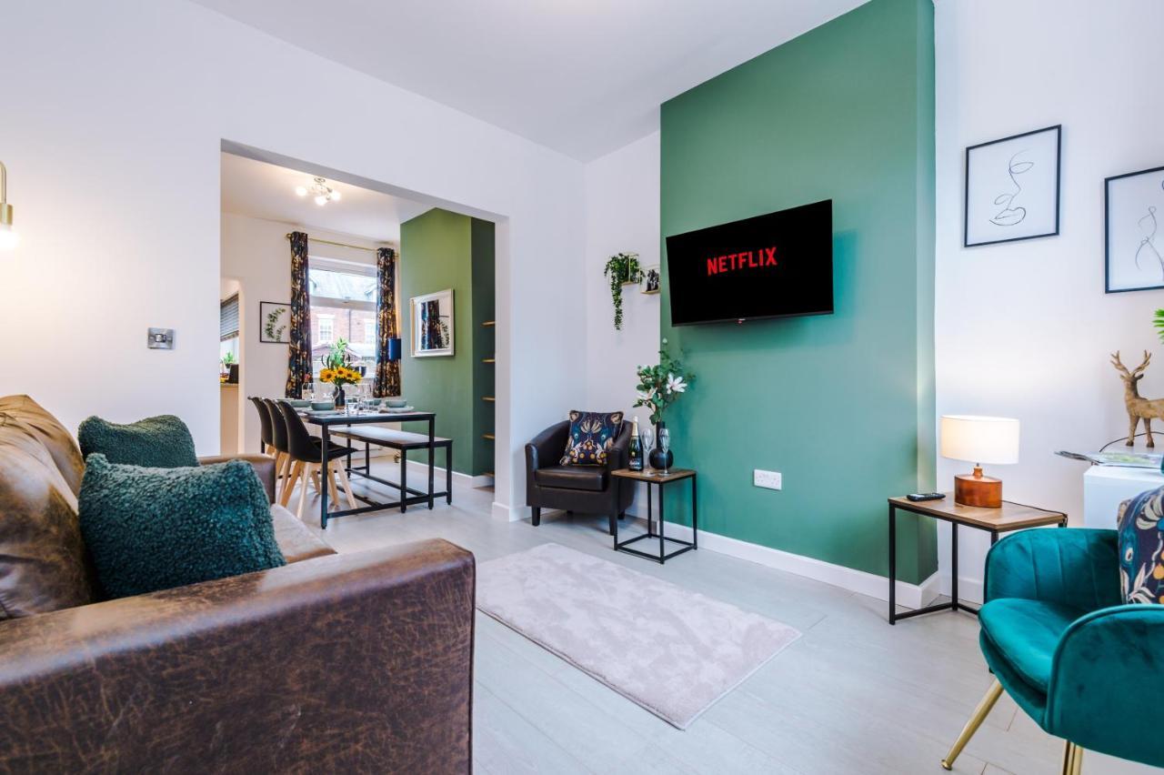 Stunning 3-Bed Home In Nantwich By 53 Degrees Property - Amazing Location, Ideal For Groups - Sleeps 6 Buitenkant foto