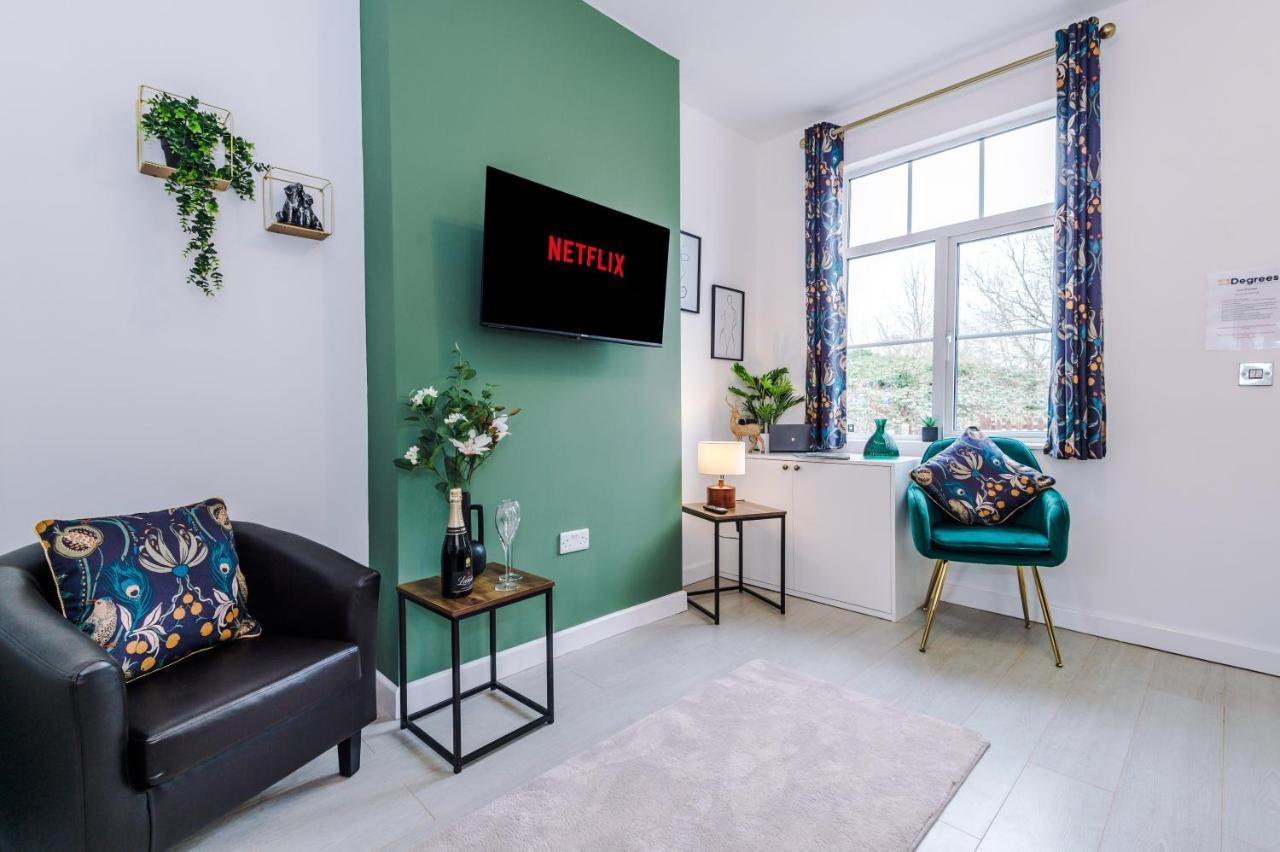 Stunning 3-Bed Home In Nantwich By 53 Degrees Property - Amazing Location, Ideal For Groups - Sleeps 6 Buitenkant foto