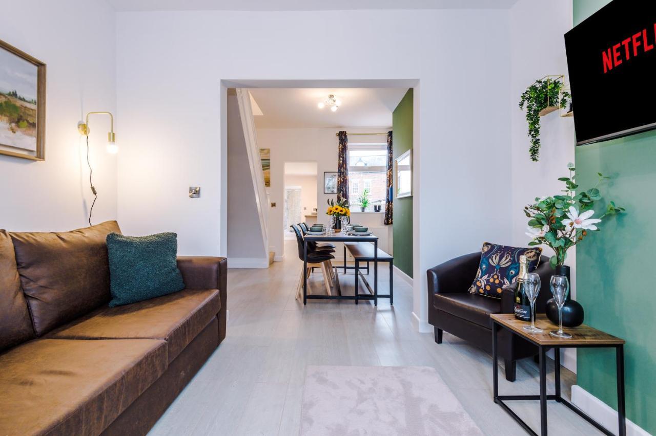 Stunning 3-Bed Home In Nantwich By 53 Degrees Property - Amazing Location, Ideal For Groups - Sleeps 6 Buitenkant foto
