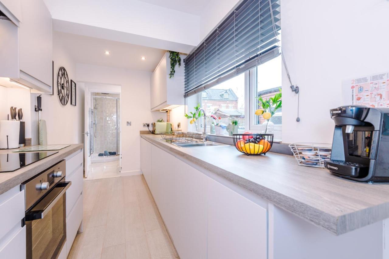 Stunning 3-Bed Home In Nantwich By 53 Degrees Property - Amazing Location, Ideal For Groups - Sleeps 6 Buitenkant foto