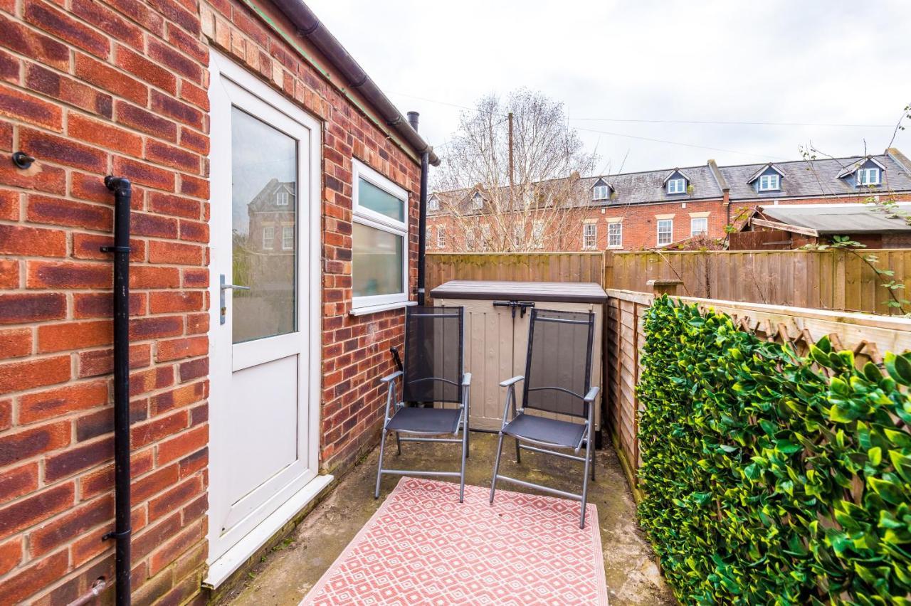 Stunning 3-Bed Home In Nantwich By 53 Degrees Property - Amazing Location, Ideal For Groups - Sleeps 6 Buitenkant foto